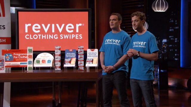 Reviver Wipes logo